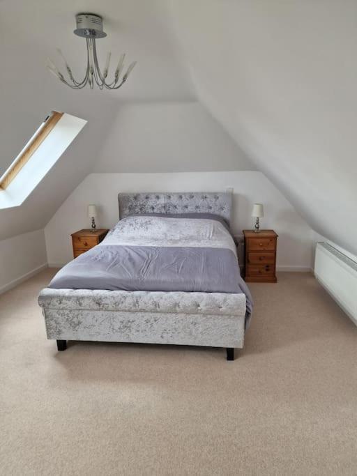 The Barn New Forest Free Paddle Boarding & Free Zip Wire. Holiday home *