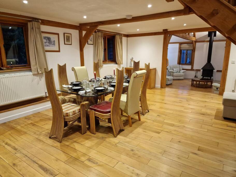 Holiday home The Barn New Forest Free Paddle Boarding & Free Zip Wire.