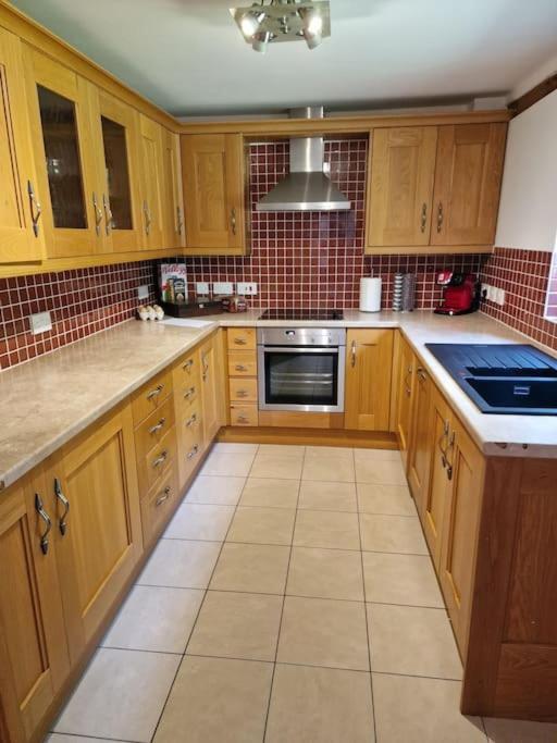 The Barn New Forest Free Paddle Boarding & Free Zip Wire. Holiday home Ringwood